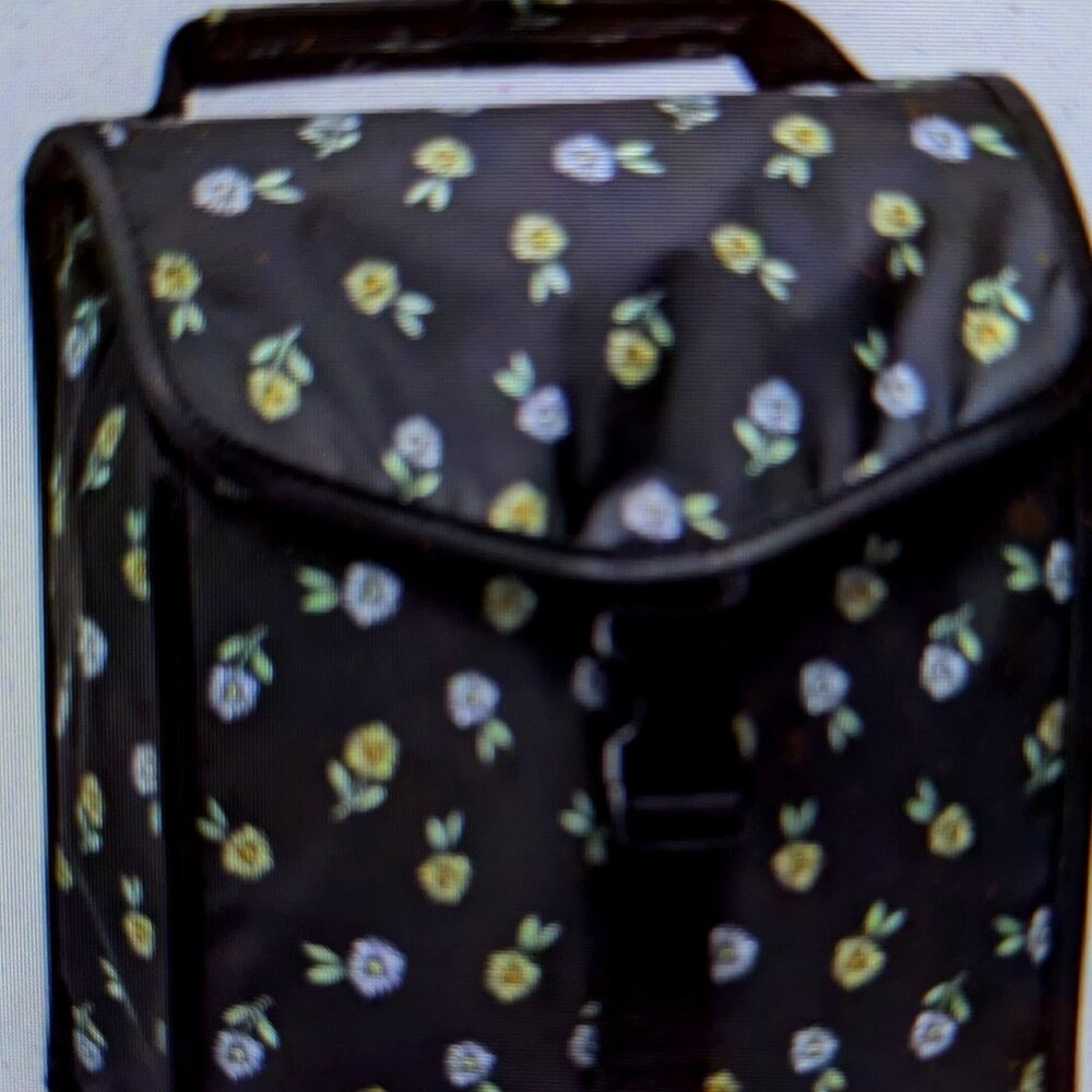 Thirty-One Fold Over Lunch tote in Ditzy Daisy pattern